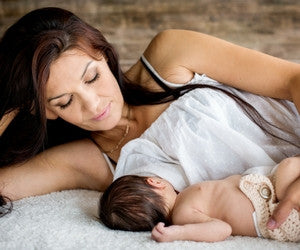 breast milk    breastfeeding    breastfed    lactation    protein    vitamins    fats    nursing mother    cognitive ability     breast-fed babies  